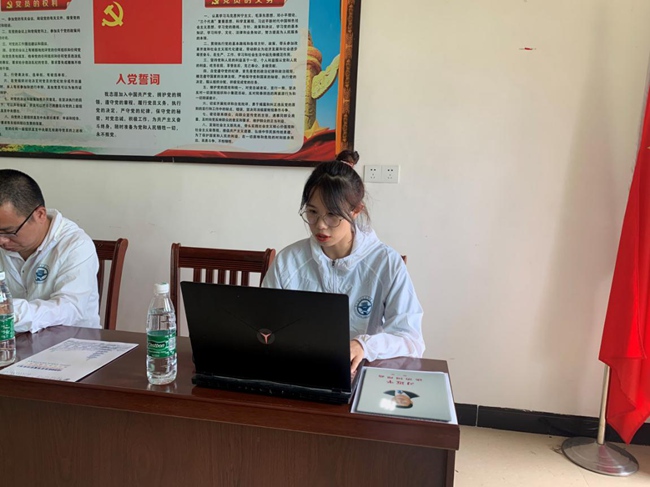 開展“《習(xí)近平談治國理政》第三卷與脫貧攻堅”專題宣講。福建船政交通職業(yè)學(xué)院供圖